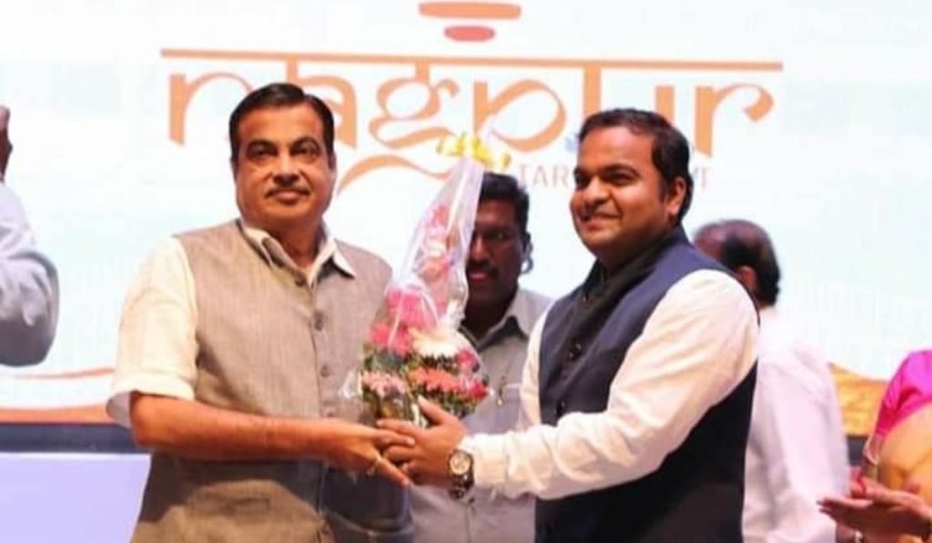 Union Minister Nitin Gadkari and Member Secretary of ICTRD Ketan Mohitkar
