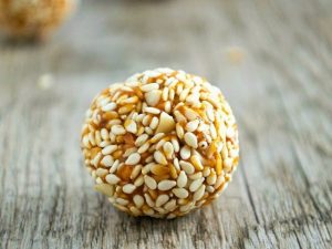 til-gud-ladoo-sesame-seeds-and-jaggery-balls